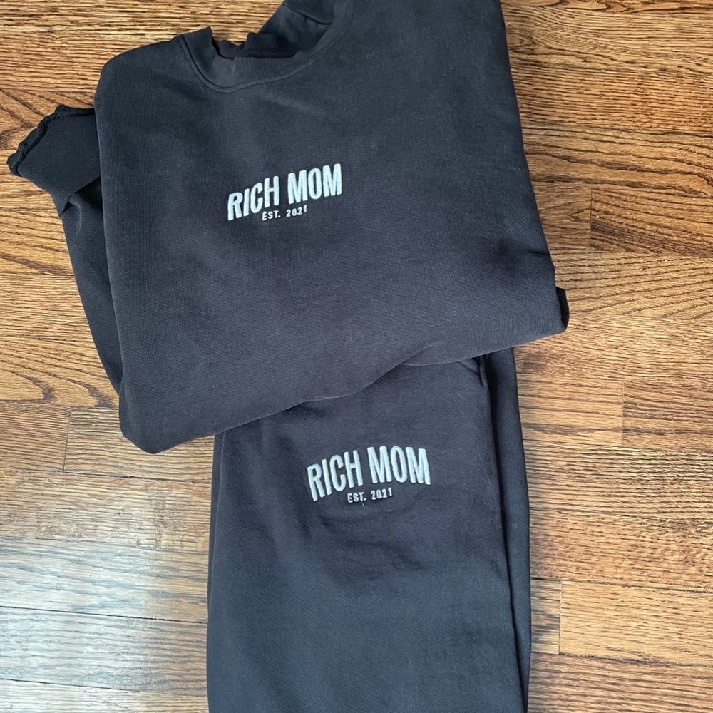 Tinx Rich Mom sweatshirt and sweatpants